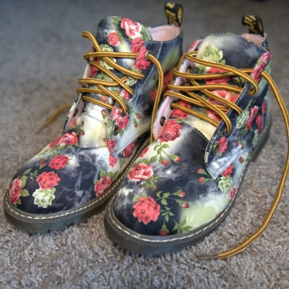 Floral Print Canvas Lace-Up Ankle Boots Size 8/9